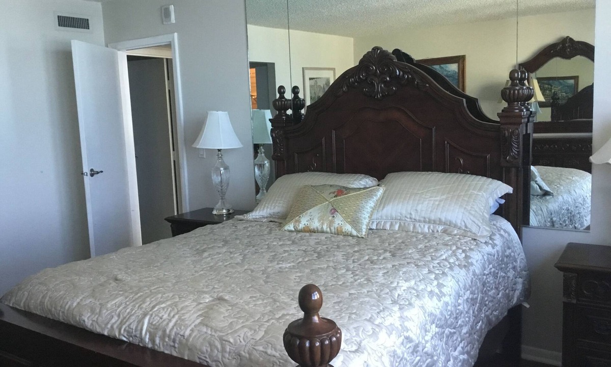 Singer Island Condo | Beach retreat , a great getaway yet close to everything