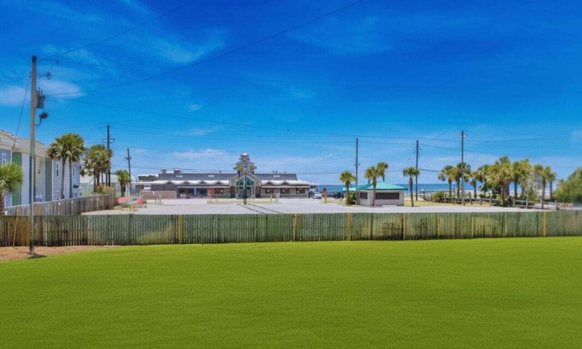 Destin Condo | Beach Service | Private Beach W/Gated Access | Pool | Peek a Boo View of Gulf | Chateau La Mer 2D!