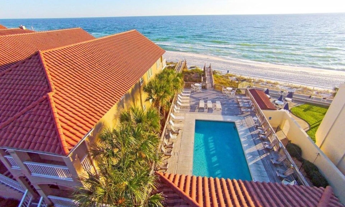 Fort Bay House | Beach Service | Beachfront Pool | Gated Resort! La Valencia Resort!