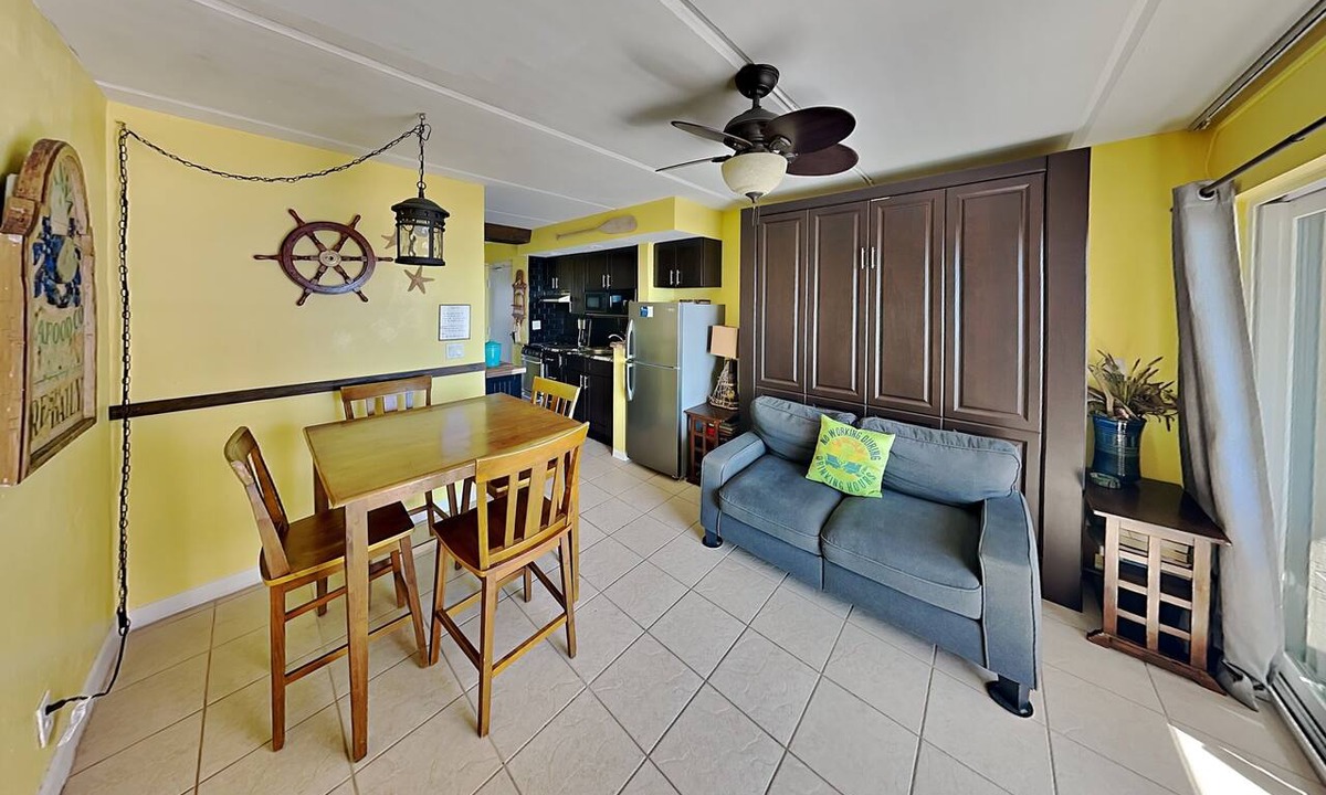 Crescent Beach Condo | Beacher's Lodge 307 | Beachfront Views & Easy Access to Pool!