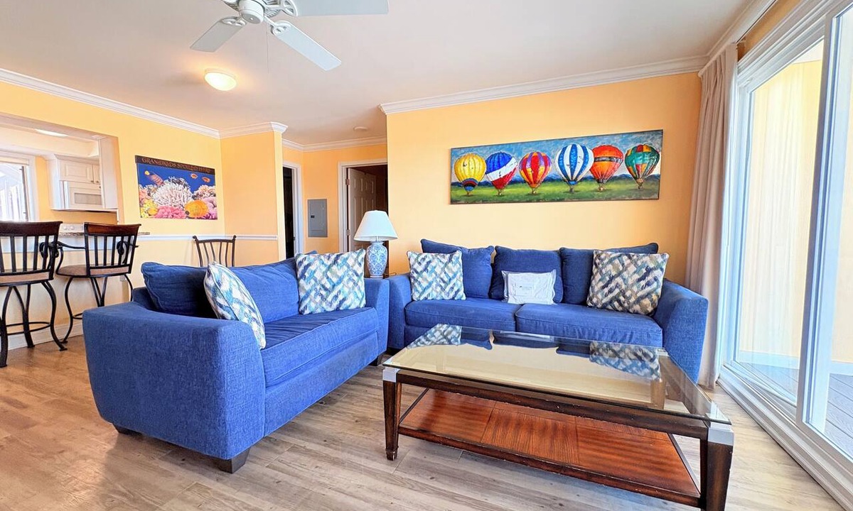Holiday Isle Condo | Beachfront 2BR | Large Patio & Stunning Gulf Views