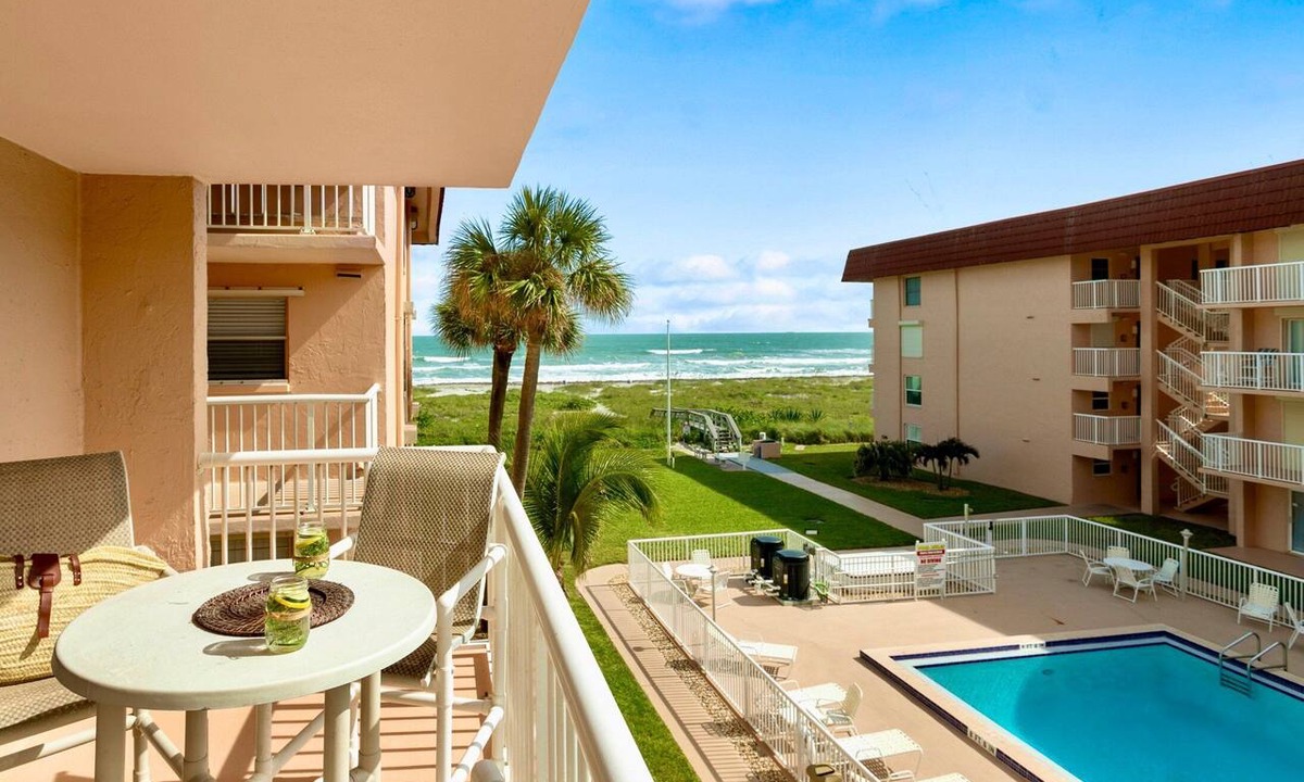 Cocoa Beach Condo | Beachfront 3BR Condo w/Pool & Balcony – Cocoa Beach