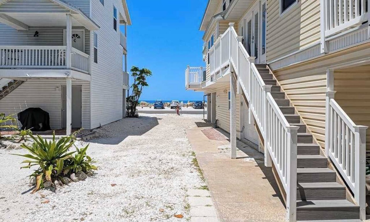 Bradenton Beach Condo | Beachfront Escape on Gulf Drive - Steps to the Sand & Bridge Street