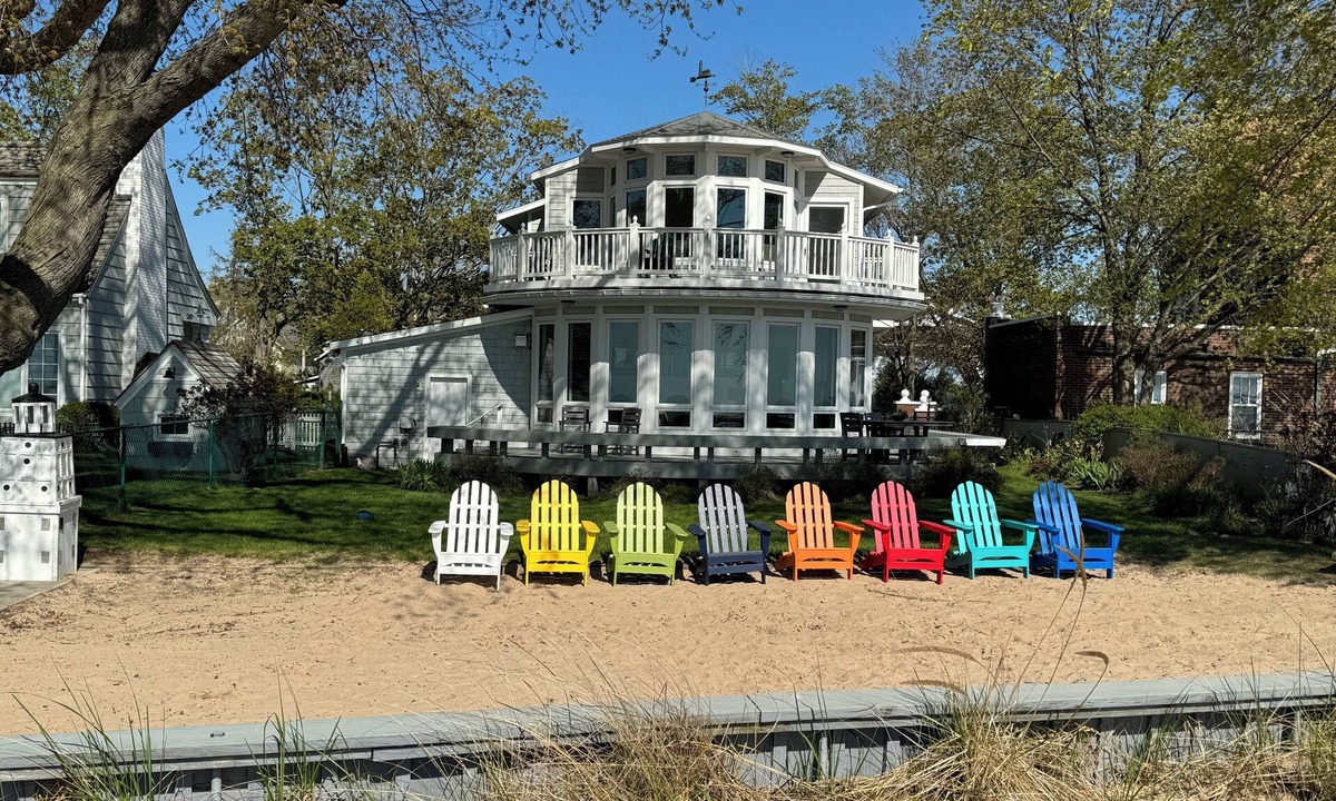Frankfort House | Beachfront Home on Lake Michigan beach. Spectacular sunsets, walk to downtown.