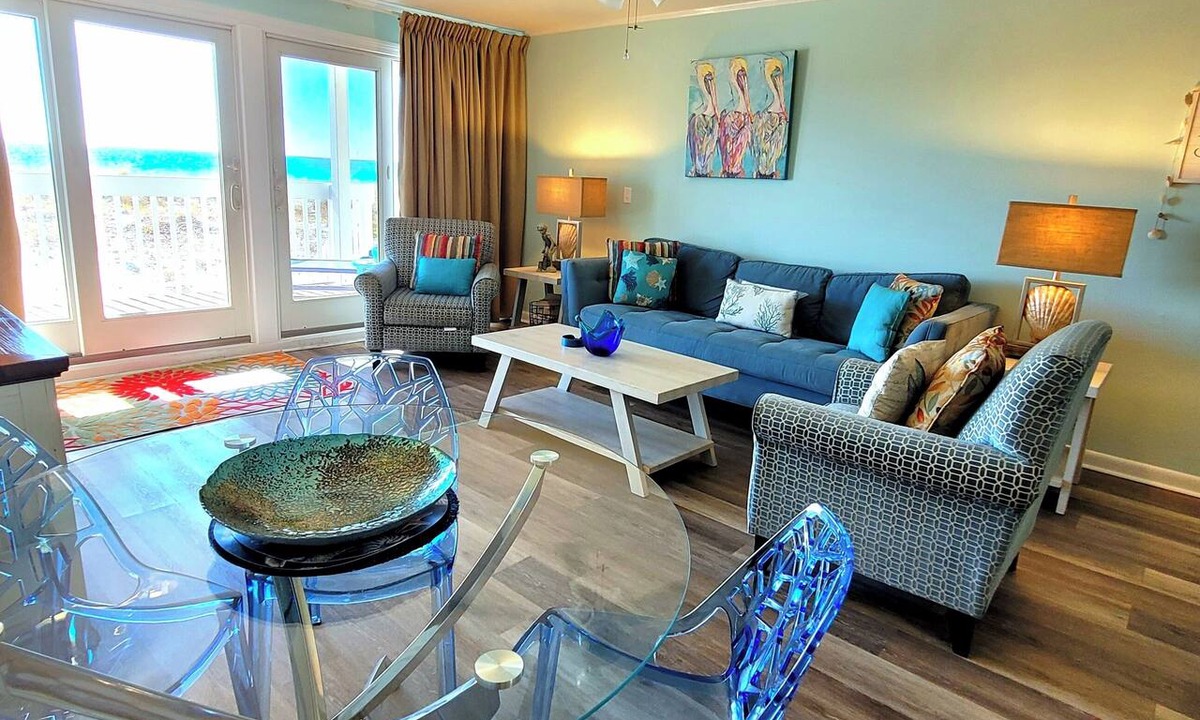 Holiday Isle Condo | Beachfront Stay with Amazing Views