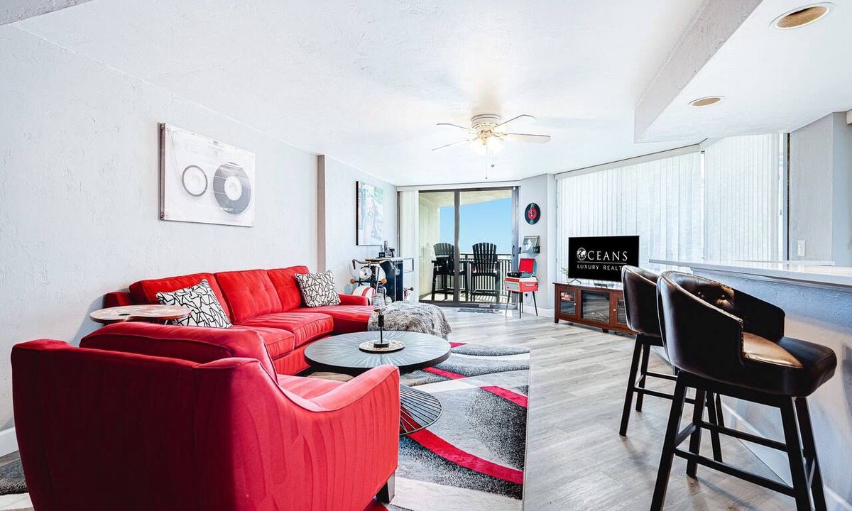Daytona Beach Shores Condo | Beachfront 1st Floor | Heated Pool-Sherwin #107