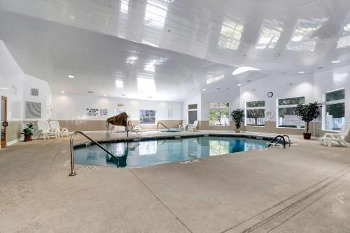 Palmetto Dunes Villa | Beachside Bliss Villa with Pools & Tennis