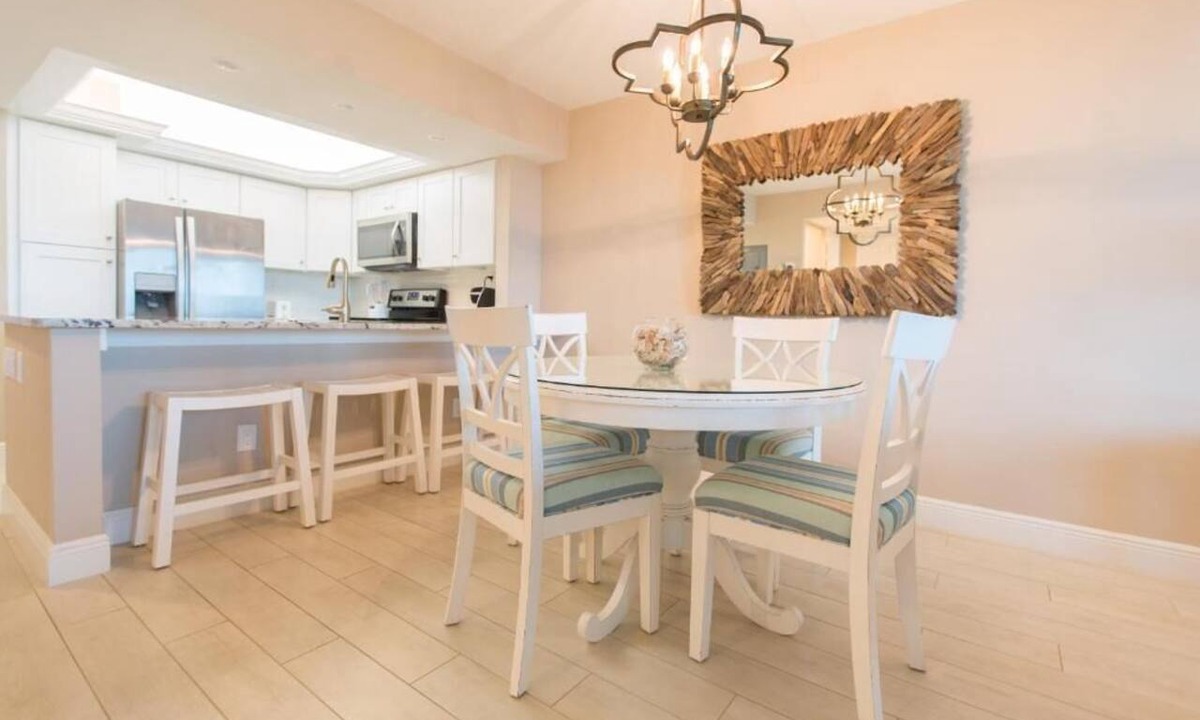 Sanibel Hotel | Beachside Escape with Garden Views, Bike Paths & Island Dining — 3 Units