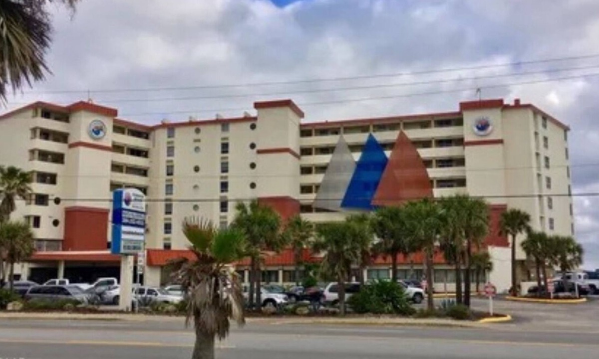 Lenox Park Condo | Beautiful 1-private bedroom ocean front condo in enjoyable Daytona Beach
