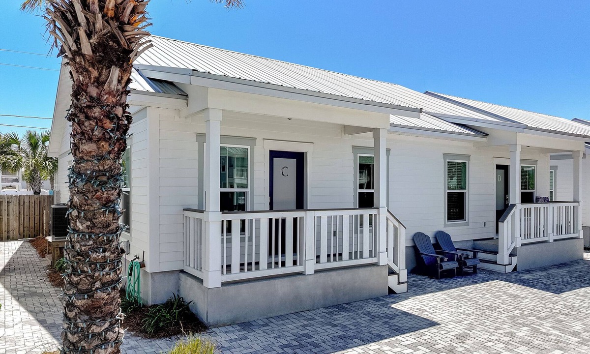 Mexico Beach House | Beautiful, 2BR/2BA-beachside coastal cottage house, steps to the beach