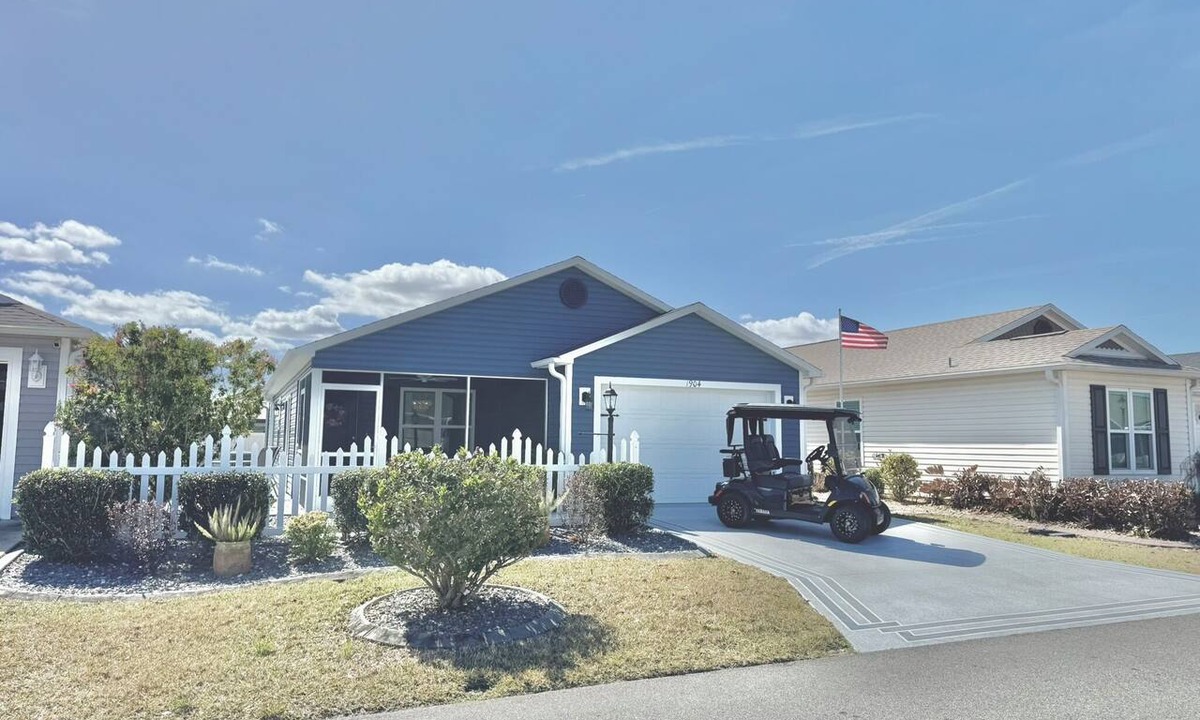 Candler House | Beautiful 2BR Patio Villa In The Villages - Fully Furnished with Golf Cart