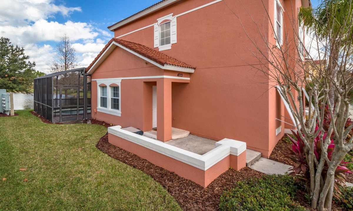 Kissimmee House | Beautiful 4 Bedroom Townhouse Near Disney!