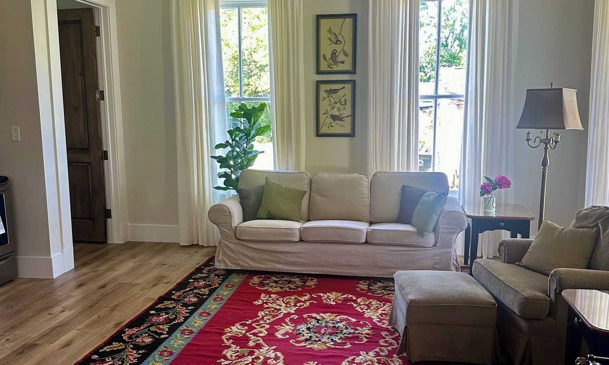 Blakely Apartment | Beautiful Barron Suite in Barron-Hobbs Historic Home