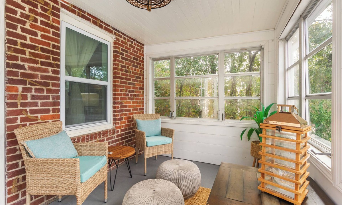Panama City House | Beautiful Florida Cottage! St Andrews Gem, 1.5 blocks to beach! Pet considered