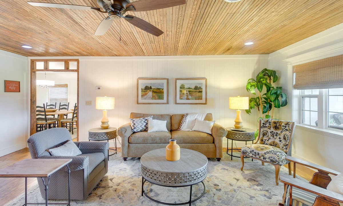 Lenox House | Beautiful Georgia Farmhouse Rental w/Patio