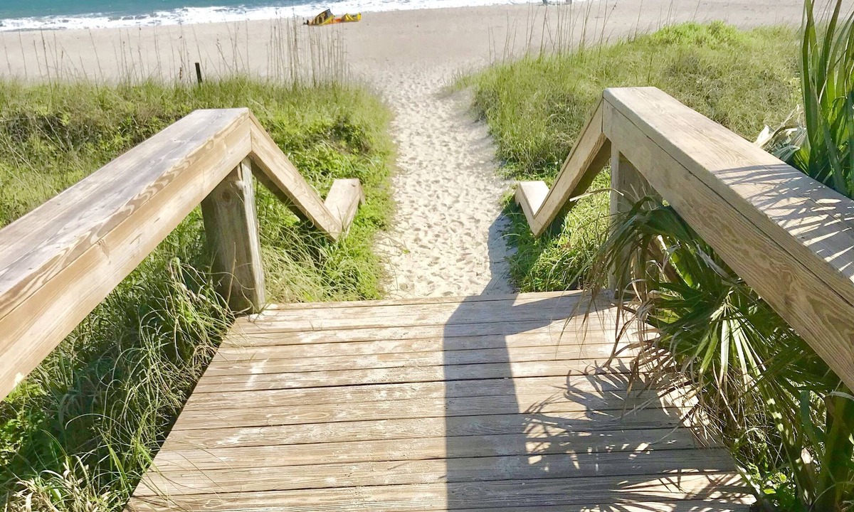 Port Canaveral House | Beautiful house 300 steps to the beach!