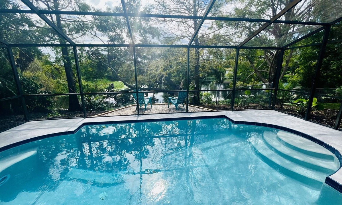 South Gate Ridge House | Beautiful House w/Pool, 10 Min to Siesta Beach