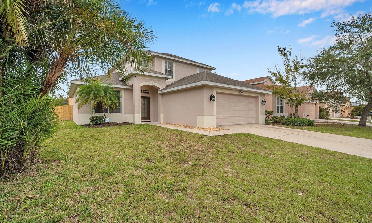 Apollo Beach House | Beautiful modern home with a huge pool in the Tampa Bay Area.