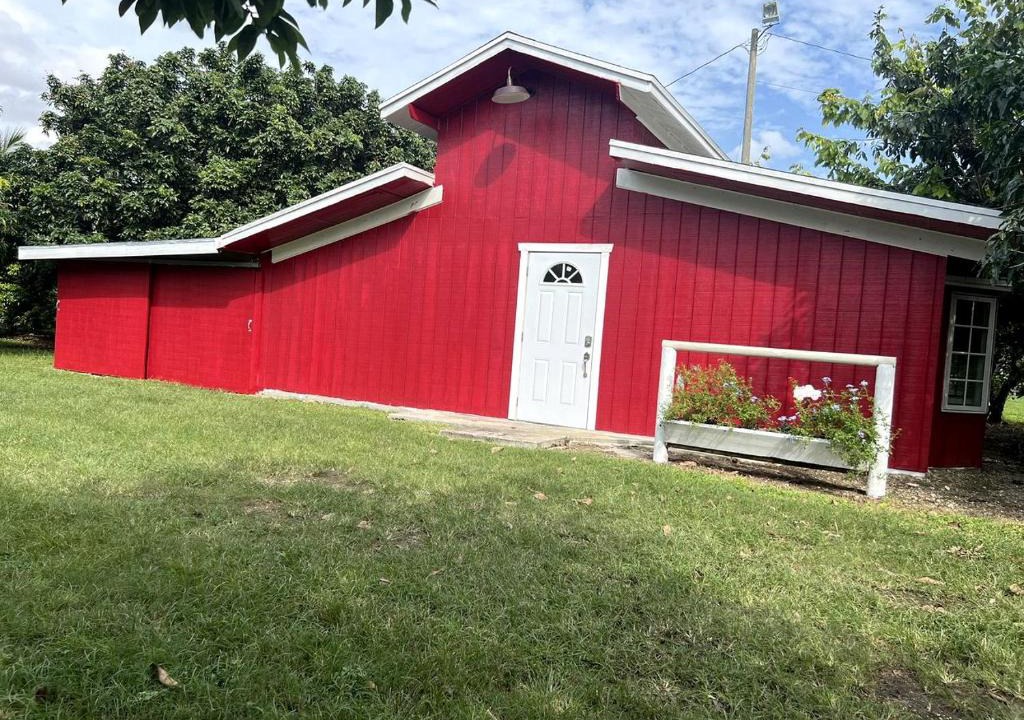 Homestead House | Beautiful Red Cottage for a Relaxing Getaway on a Tropical Fruit Farm near Homestead, Florida
