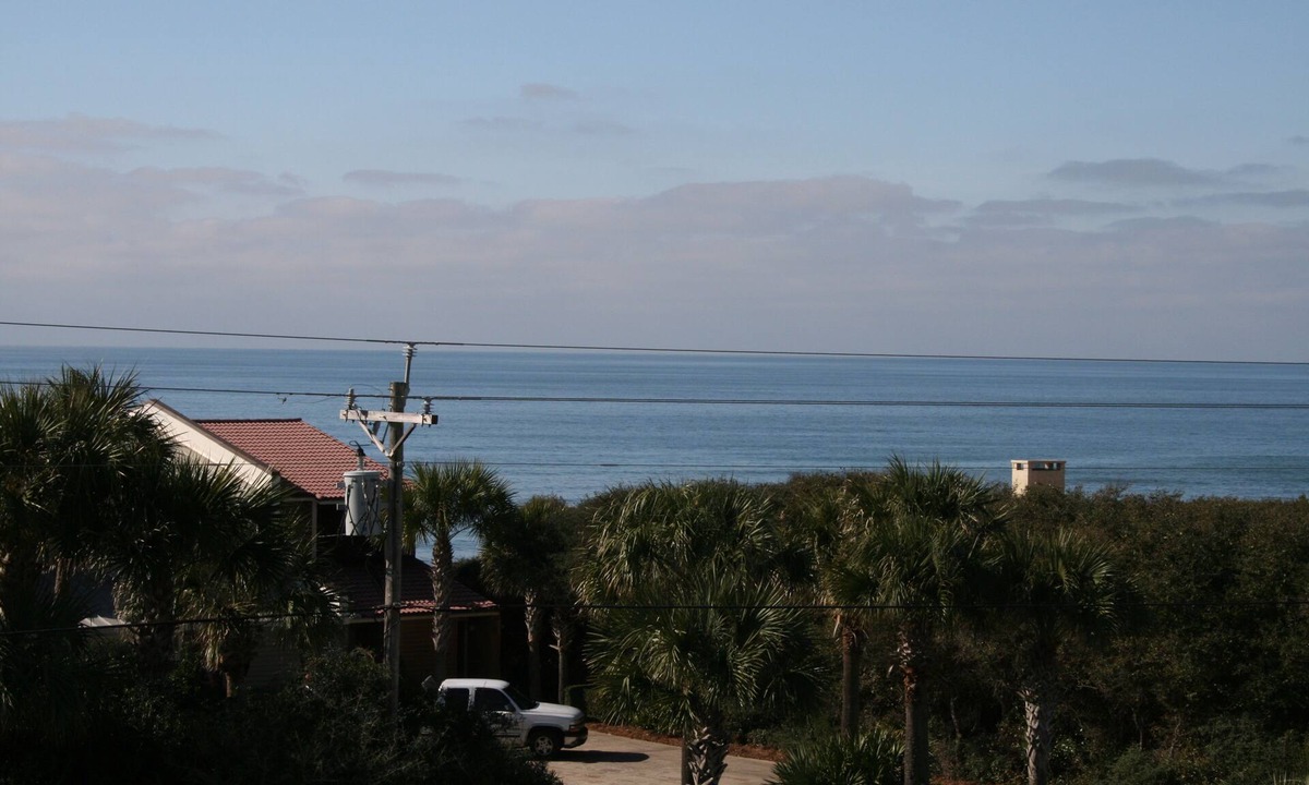 Seacrest Cottage | BEAUTIFUL SEA VIEWS! 2 MINUTES 2 BEACH! 2 CAR DESIGNATED PARKING!
