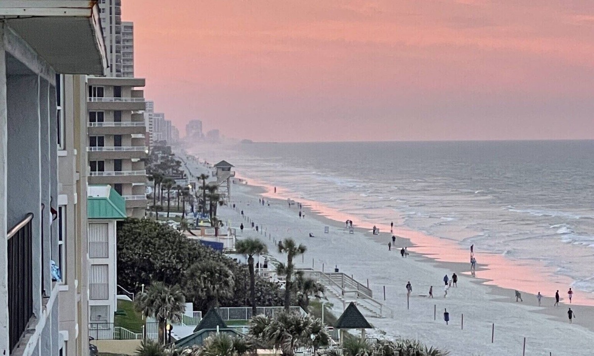Daytona Beach Shores Condo | Beautiful 4 Bedroom 3 Bath Ocean front condo Daytona Beach Shores.