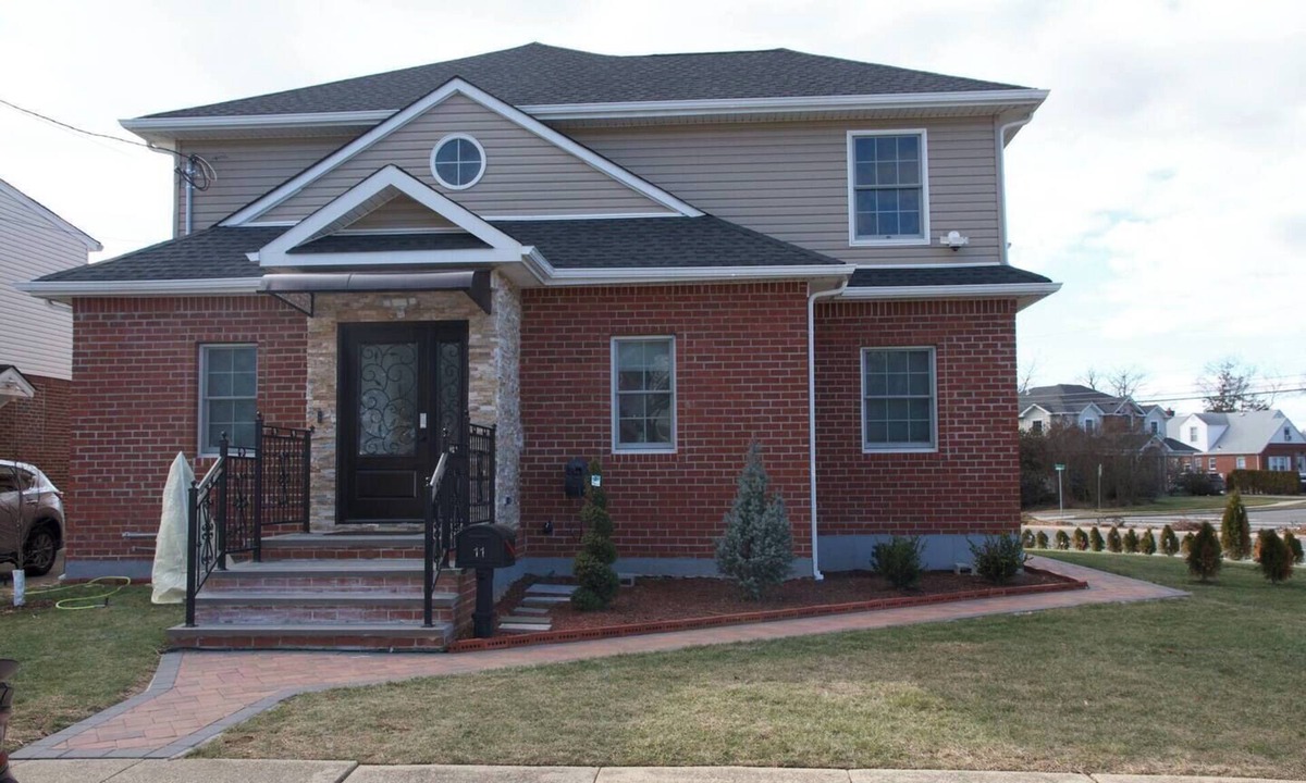 North New Hyde Park House | Beautifully Renovated 3-Bedroom Guest Stay