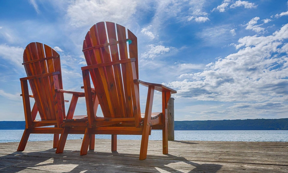 Hector House | Below the Vineyard: Ideal Lakeside Retreat!