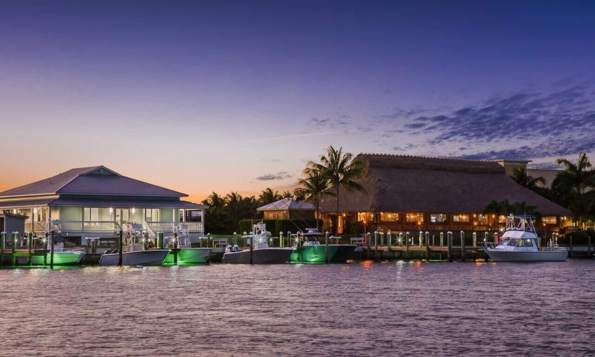 Florida Keys Hotel | Best Spot For Your Next Trip! Outdoor Pool, Free Breakfast, Pets Allowed!
