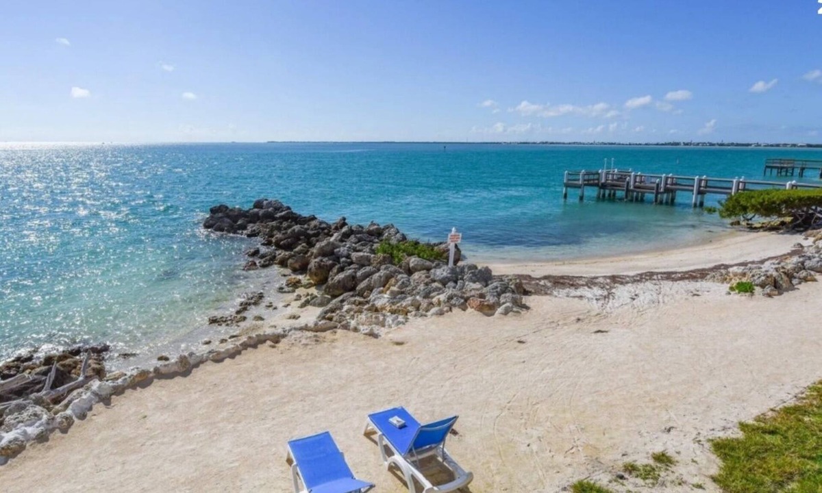 Key Colony Beach Condo | BEST SUNSETS in Keys/Ocean Front/KeyColonyPoint#15/Great Pool/30 feet from Beach
