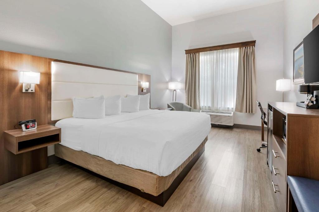 Yulee Hotel | Best Western Plus First Coast Inn and Suites