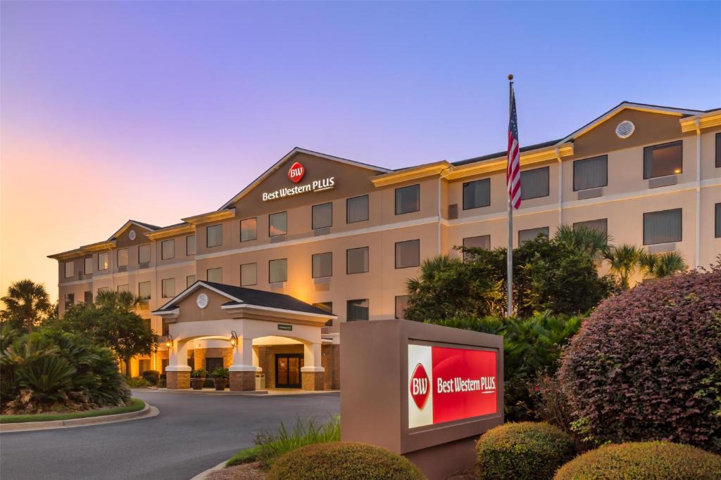 Valdosta Hotel | Best Western Plus Valdosta Hotel & Suites