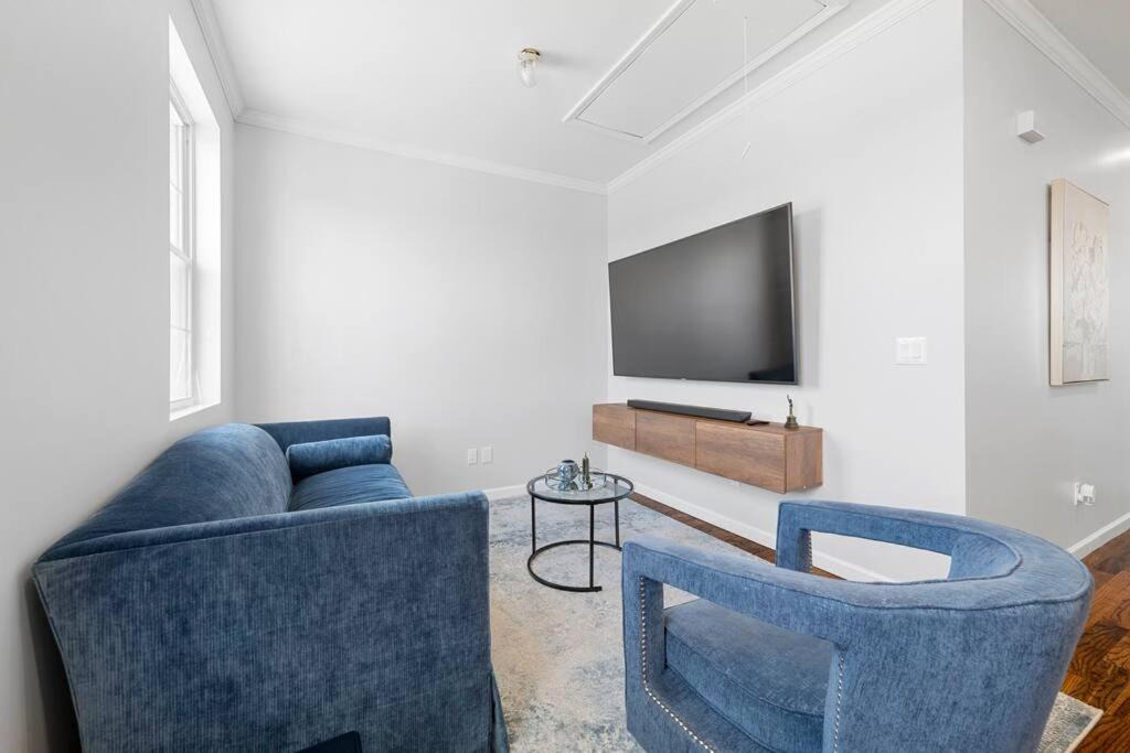 The Heights Apartment | Big City Living: Elegant Apartment with NYC Vibes