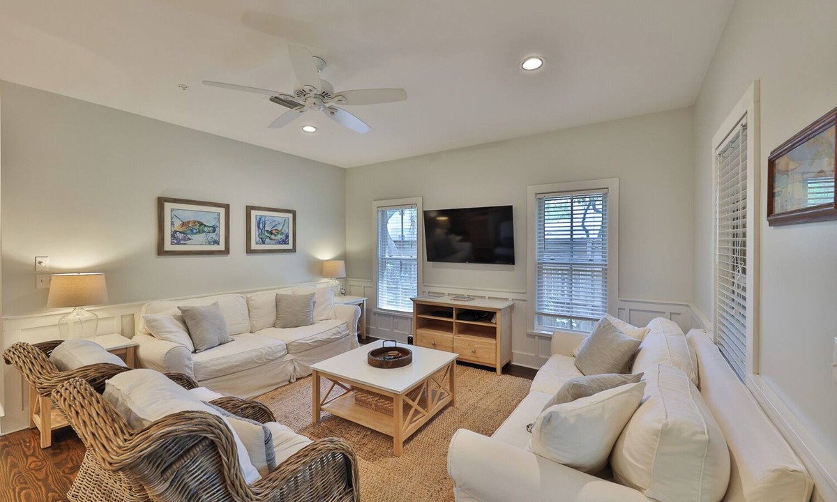 Seacrest House | Bikes & beach gear in shed! Quick walk to community pool & beach access.