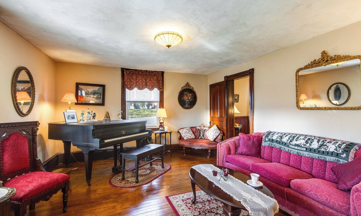 White Haven House | Biking Trails, Fishing, Parks & More! Poconos Home