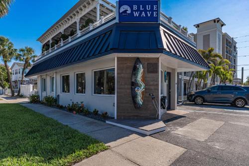 Clearwater Beach Hotel | Blue Wave Suites
