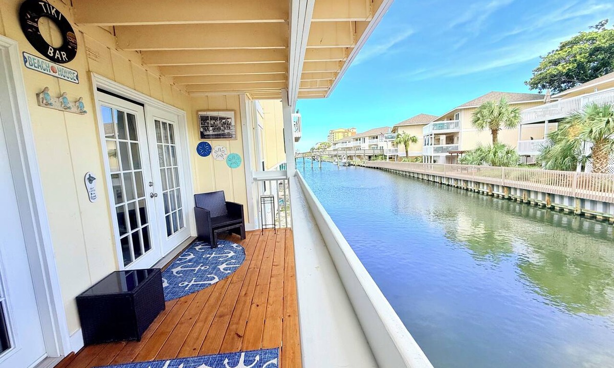 Holiday Isle Condo | Boat, Beach & Relax at SPC 3106 Canal-Front Condo + FREE Beach Service!