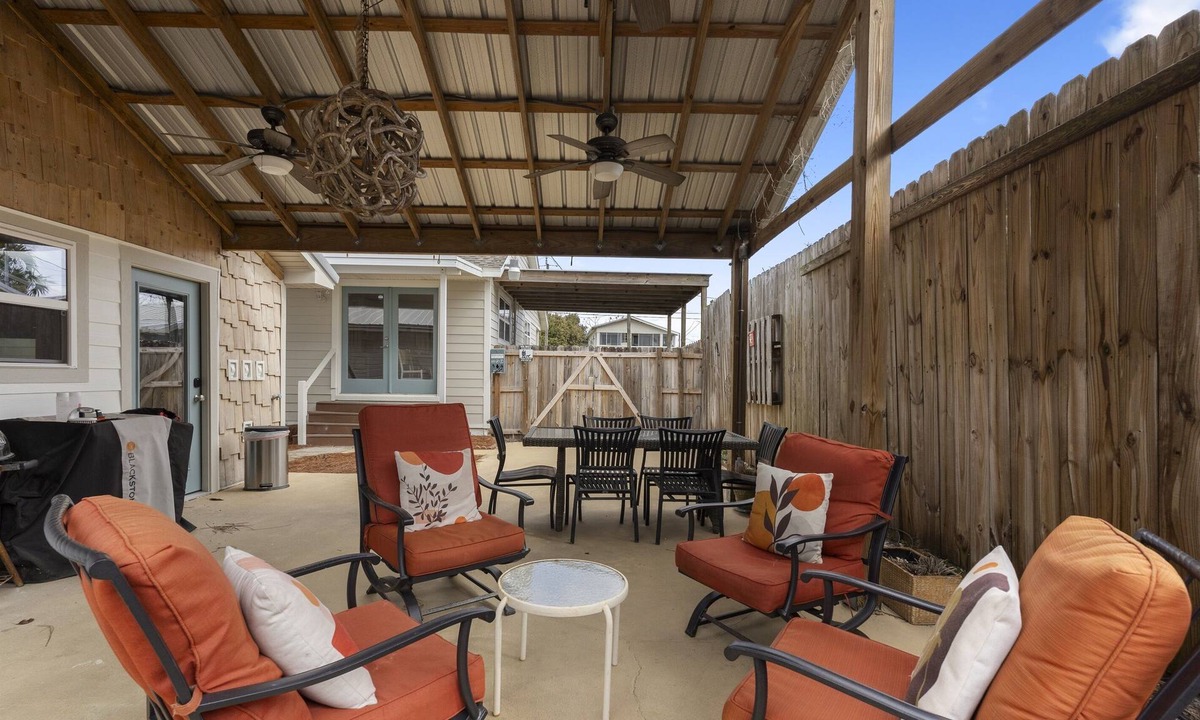 Kiska Beach House | Book now for August! Golf Cart Included! Private Pool! 2 Blocks to Beach!