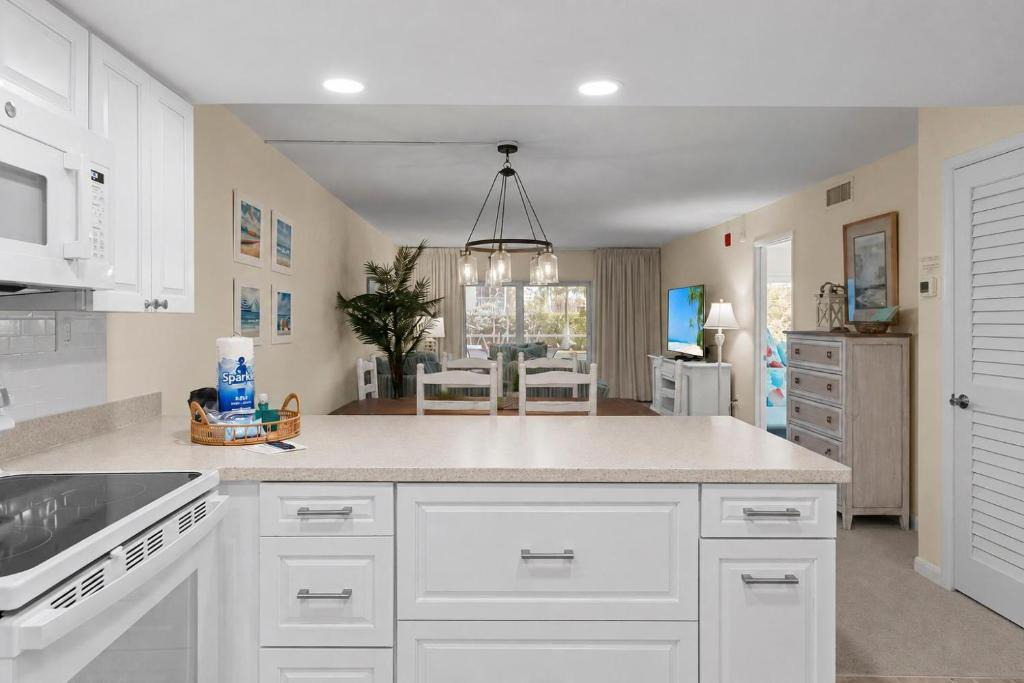 Sanibel House | Breaker's West A7
