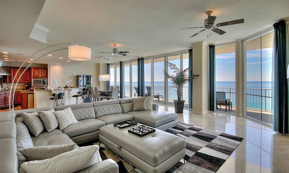 Long Beach Condo | Breathtaking Penthouse in the Heart of PCB. Treat the family, vacation in luxury