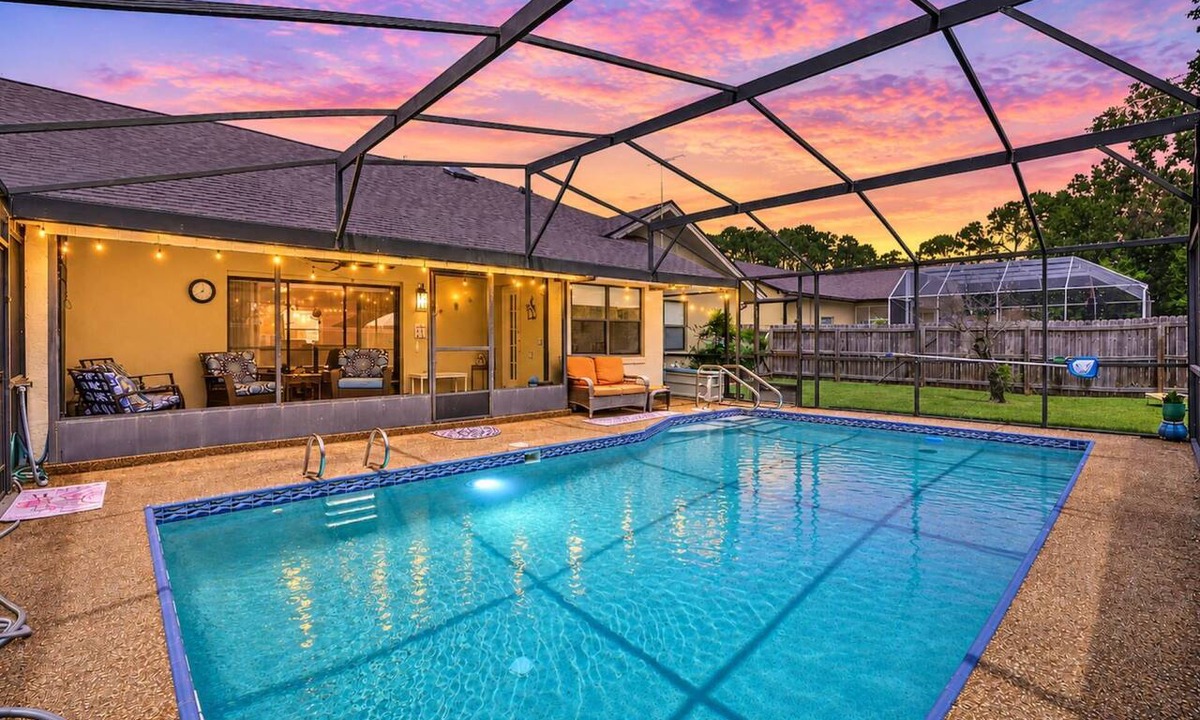 Indian Trails House | Breezy Palm | Private Pool | Minutes to Beach and Golf | Palm Coast
