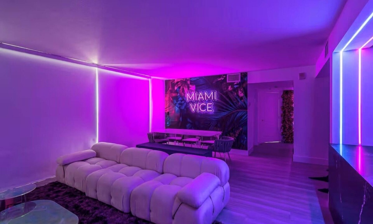 Brickell Condo | Brickell Ocean View Miami Vice Theme + Pool