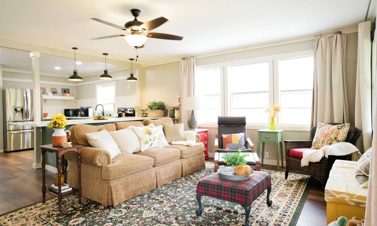 Clanton House | Bright 2BR Stay | Pets Allowed + WiFi