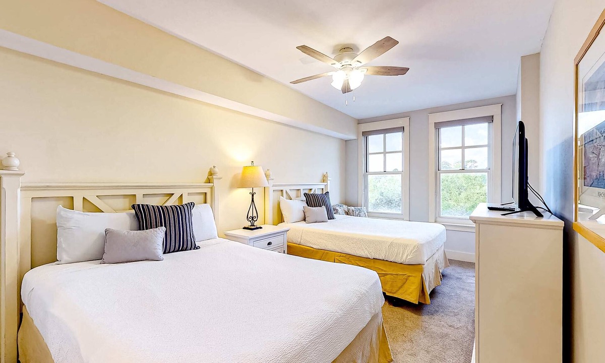Baytowne Wharf Apartment | Bright & cozy coastal condo with shared pools, hot tubs, fast WiFi & central AC