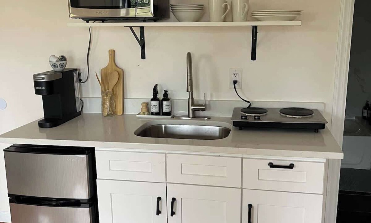 Bedford-Stuyvesant Apartment | Brooklyn sun drenched studio apartment!