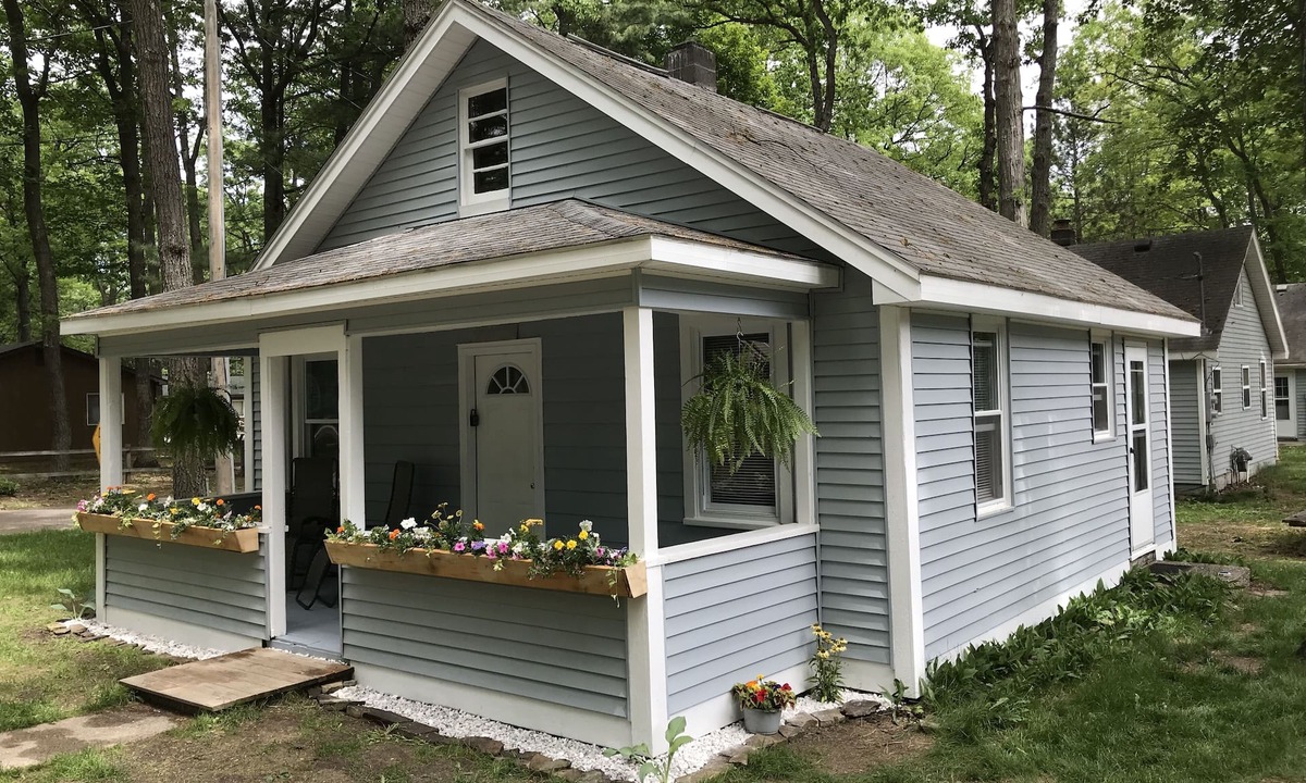 Higgins Lake House | CABIN #2 WITH LAKE VIEW AT HIGGINS LAKE - TRUE NORTH CABIN RENTALS.
