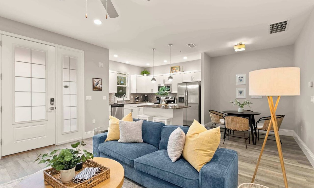 Safety Harbor Apartment | Canopy Cabana | Luxury Apt, Steps from Main St