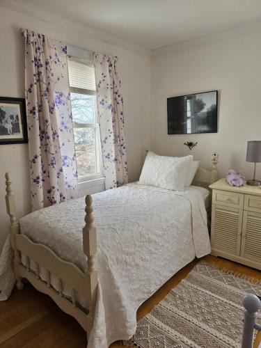 Malden House | Captain Tiffany's