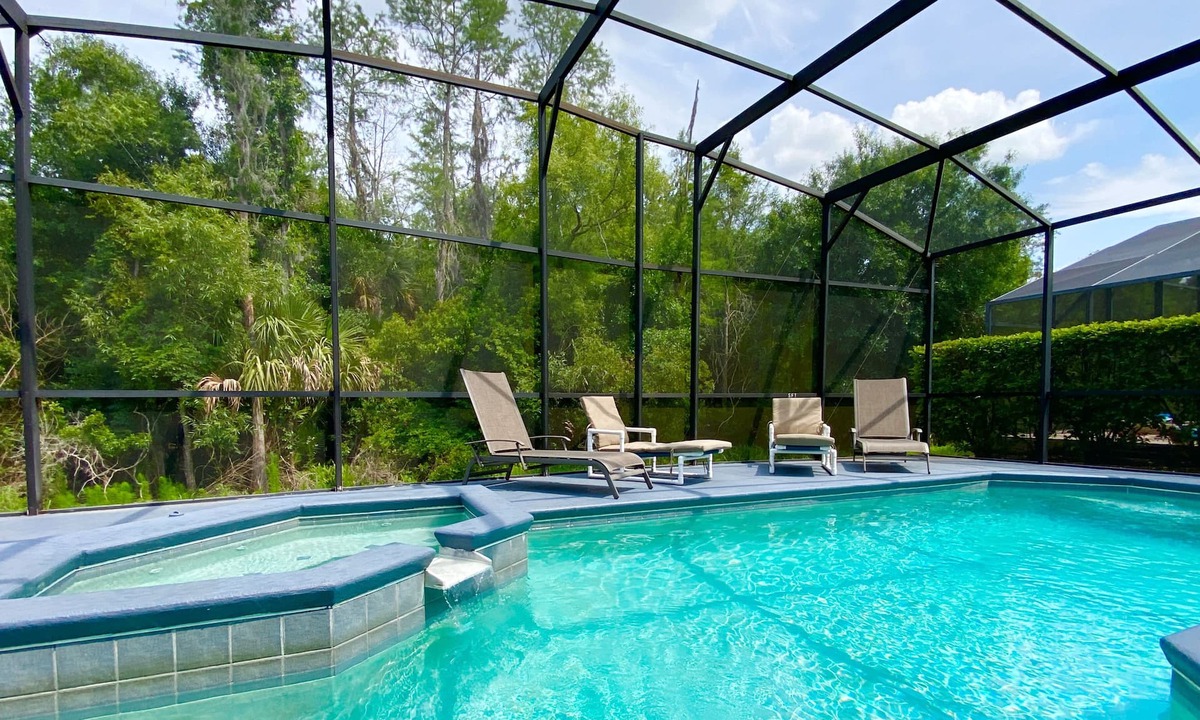 Cumbrian Lakes House | Carefree Living Defined w/private pool & games Room