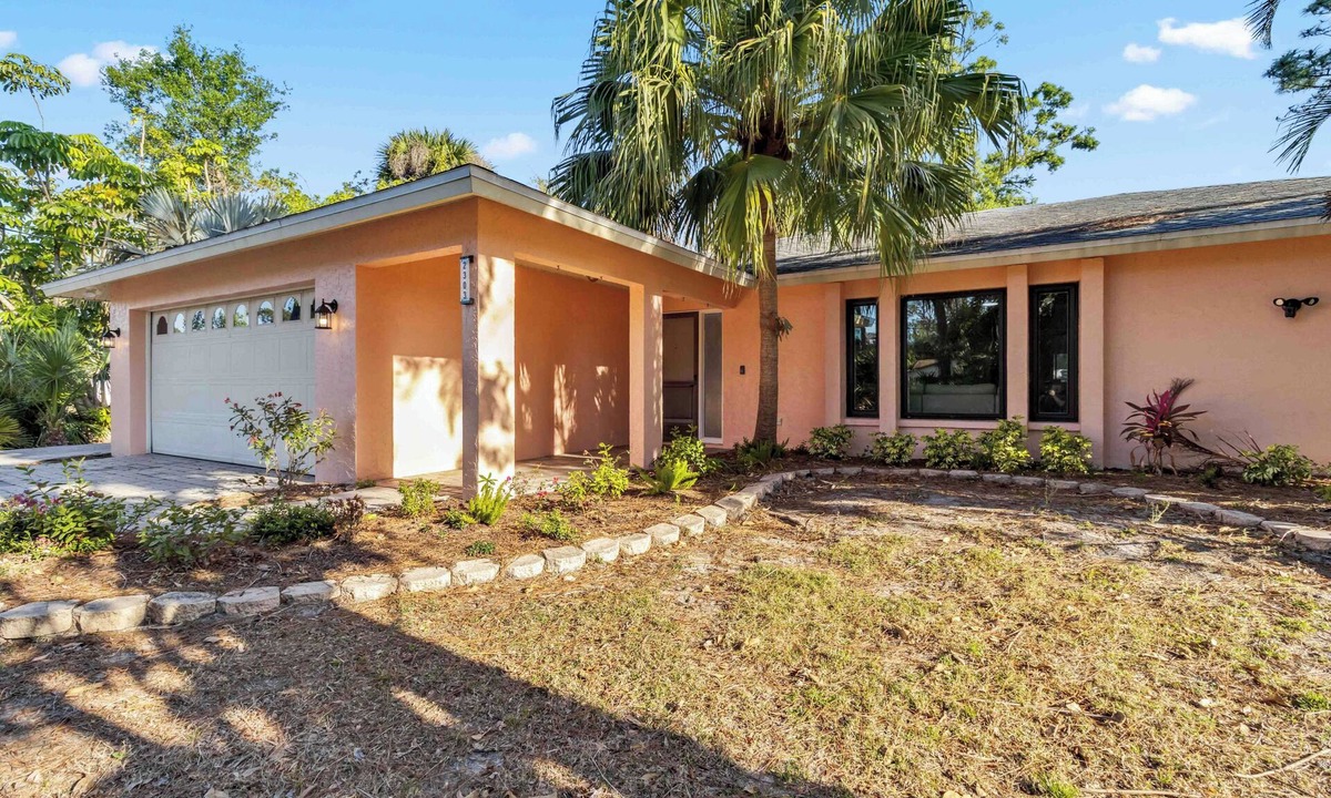 Gulf Gate Estates House | Casa del Mar - Under 5 Miles to Siesta Beach