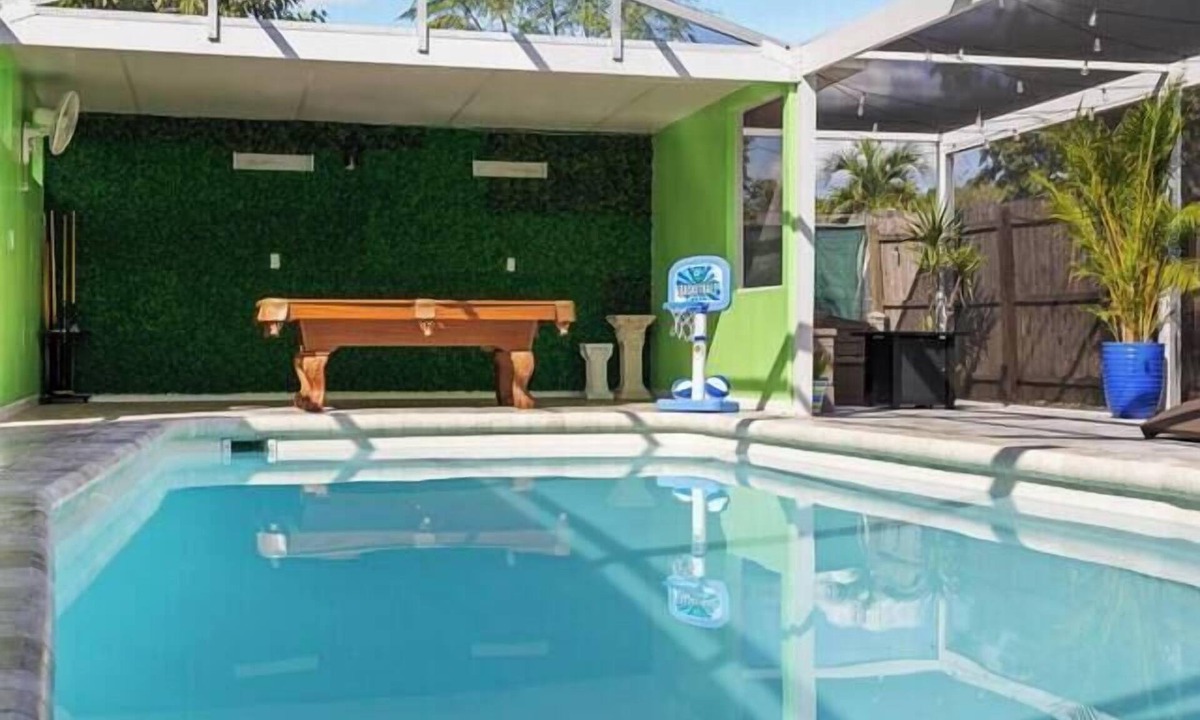 Lake Sarasota Villa | Casa Del Sol | Pool Billiards Firepit BBQ
